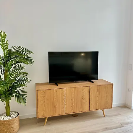 Anelsa Serranos 1 * Valencie